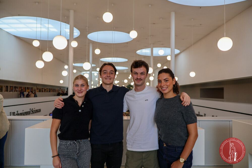 Commissie van de maand!